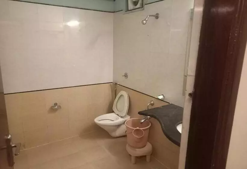 سوییت, Golden Residency, Gandhi Nagar Bangalore