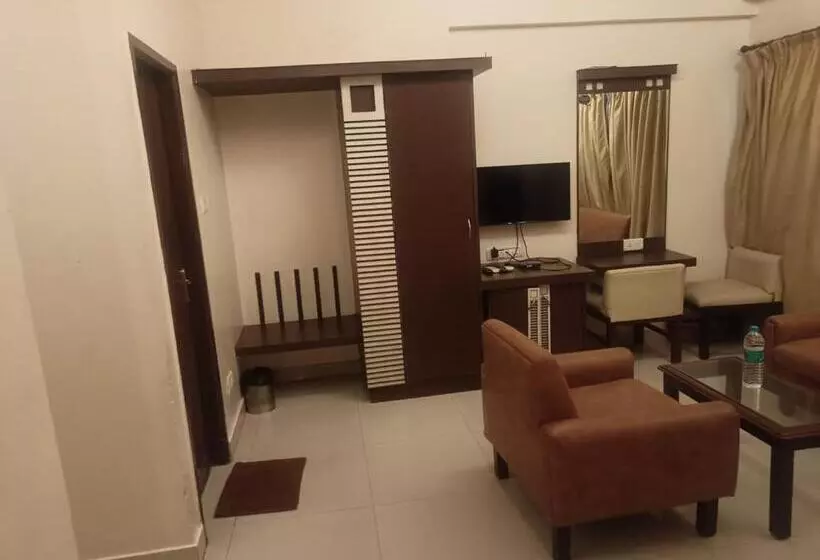 سوییت, Golden Residency, Gandhi Nagar Bangalore