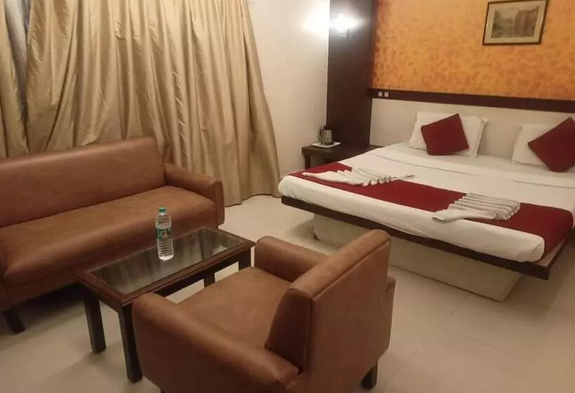 سوییت, Golden Residency, Gandhi Nagar Bangalore