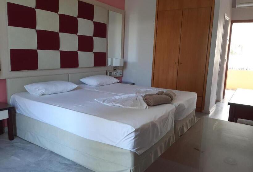 חדר סופריור, Kyriaki