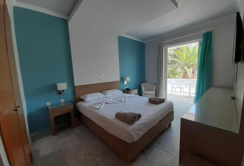 חדר סופריור, Kyriaki