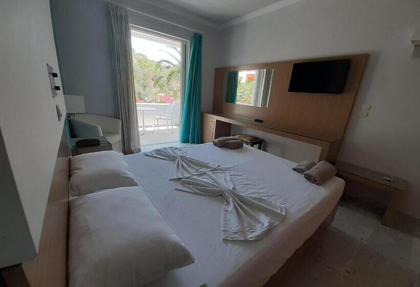 חדר סופריור, Kyriaki