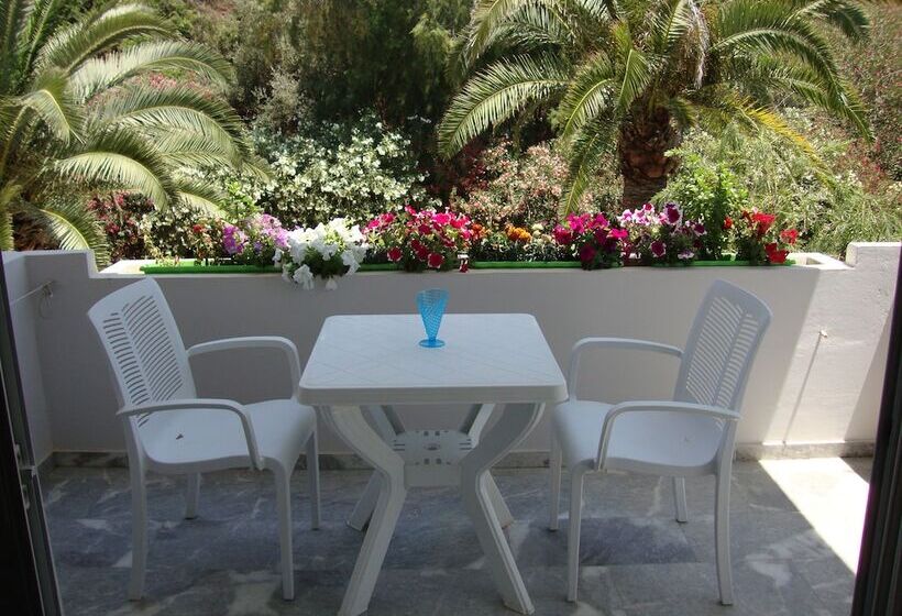 חדר סופריור, Kyriaki