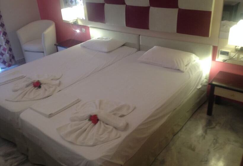 חדר סופריור, Kyriaki