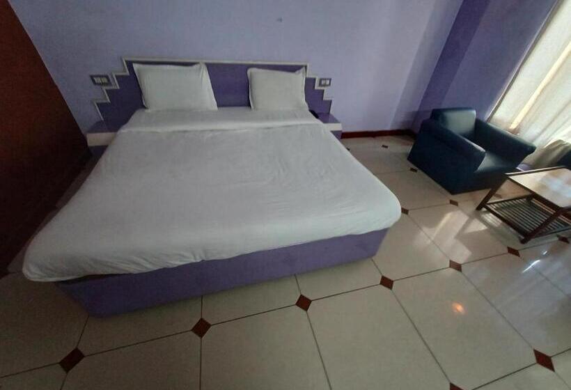 غرفة قياسية, Maya International