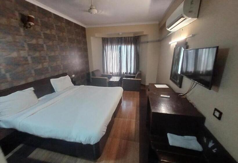 غرفة قياسية, Maya International