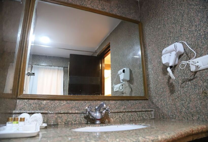 חדר אקזקיוטיב, Residency Palace