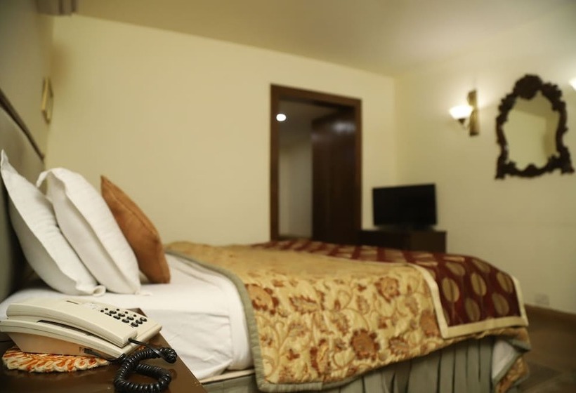 חדר אקזקיוטיב, Residency Palace