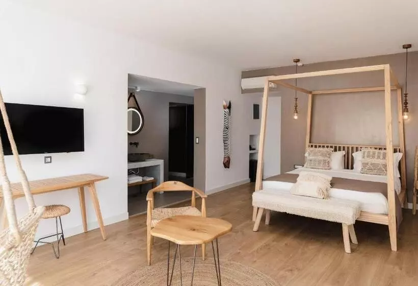 Suite with Pool