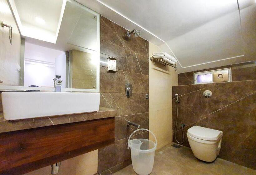 Quarto deluxe, Supreme   Cuffe Parade