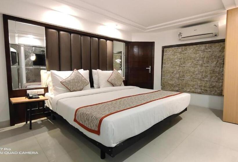 Quarto deluxe, Supreme   Cuffe Parade