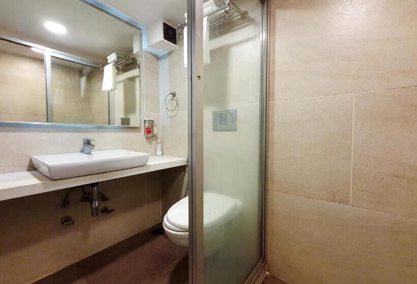 Quarto superior, Supreme   Cuffe Parade