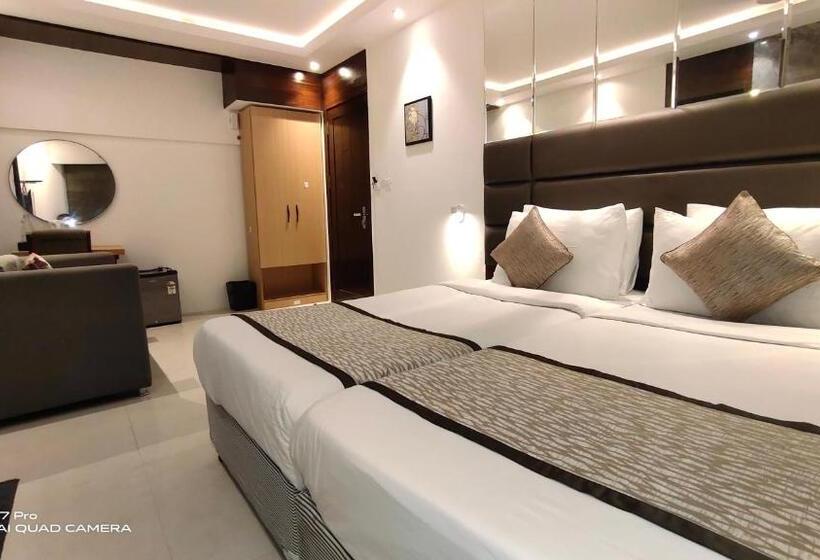 Quarto superior, Supreme   Cuffe Parade