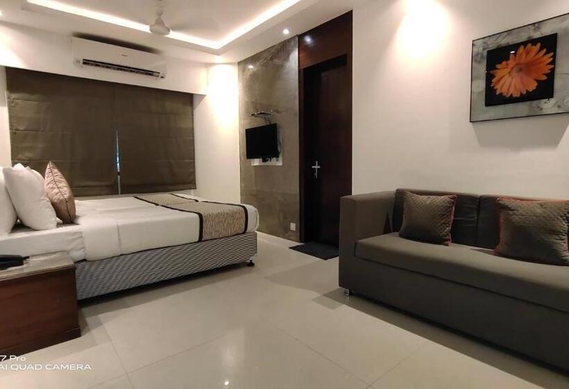 Quarto superior, Supreme   Cuffe Parade
