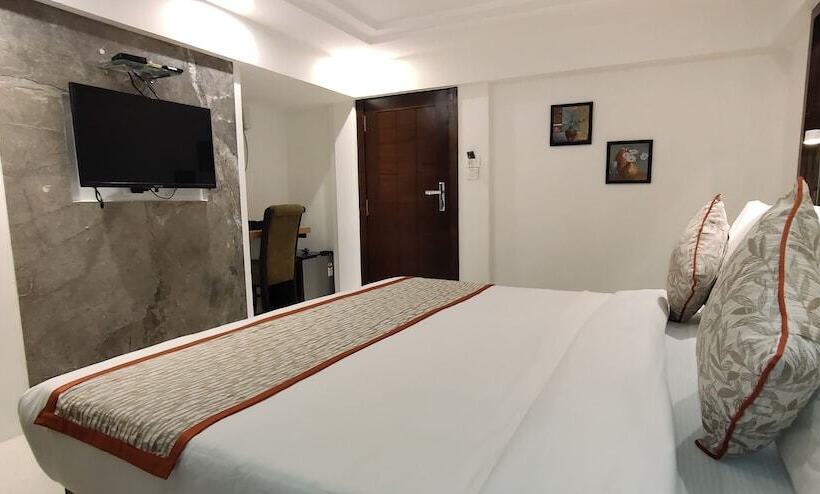 Quarto deluxe, Supreme   Cuffe Parade