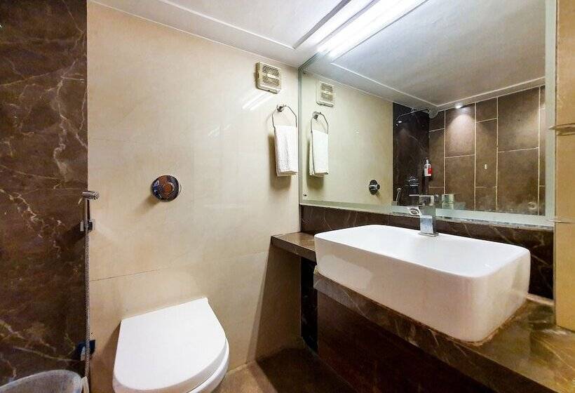 Quarto superior, Supreme   Cuffe Parade