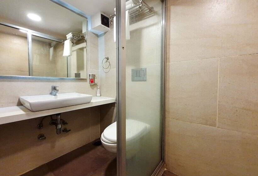 Quarto superior, Supreme   Cuffe Parade