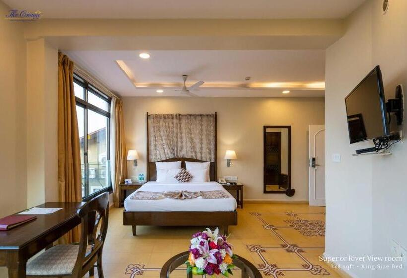 غرفة سوبيريور مطلّة علي النهر, The Crown Goa