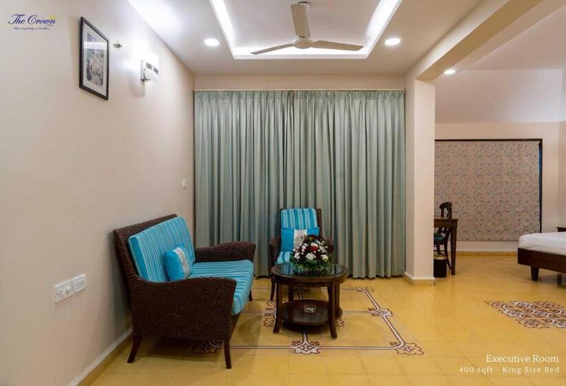 غرفة تنفيذية, The Crown Goa