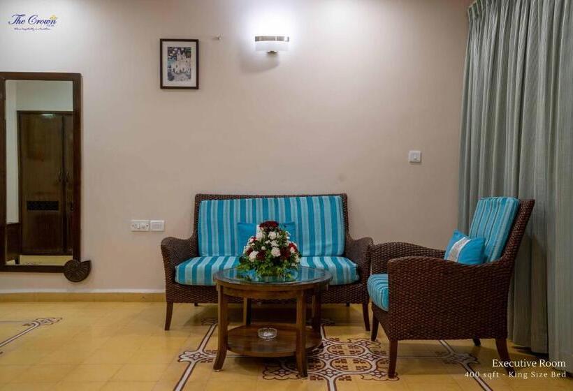 غرفة تنفيذية, The Crown Goa