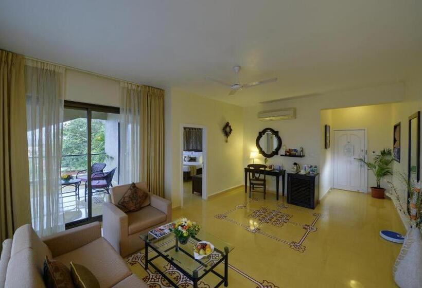 جناح مزوَّد بشرفة, The Crown Goa