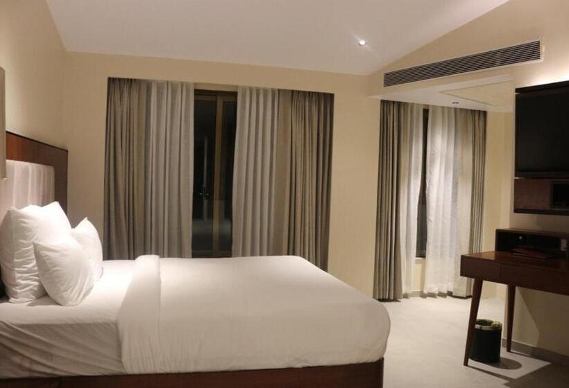غرفة بريميوم, The Crown Goa
