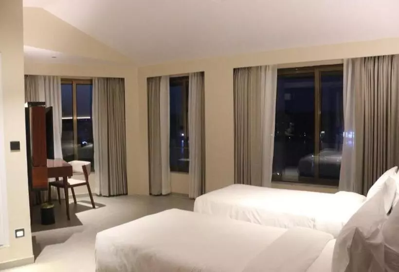 Premium room with river view, The Crown Goa