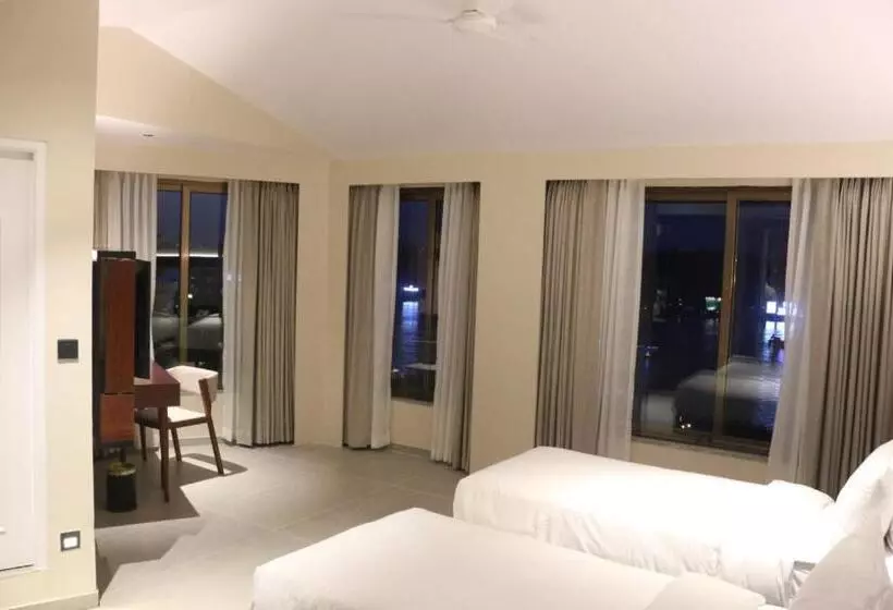 Premium room with river view, The Crown Goa