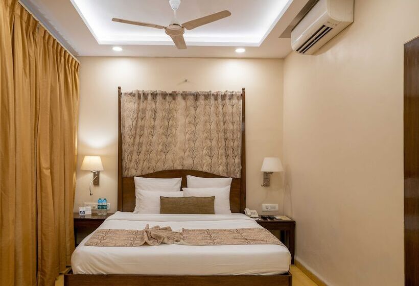 غرفة سوبيريور, The Crown Goa