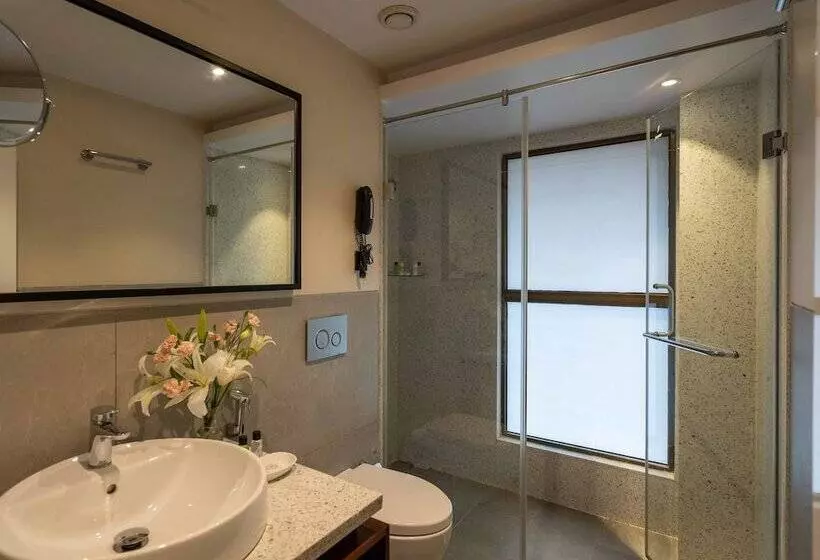 Premium-huone, The Crown Goa