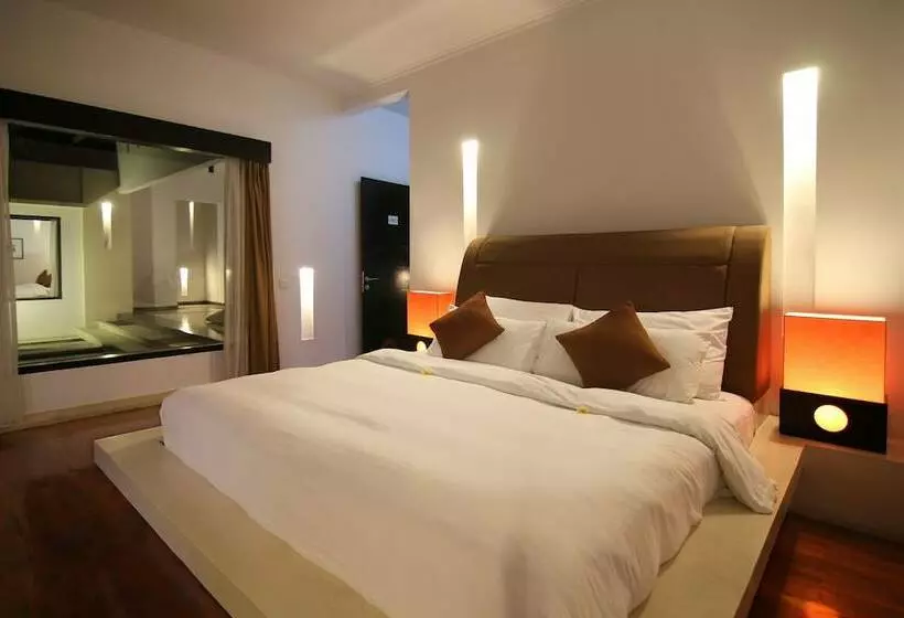 ویلای یک اتاق خوابه با استخر شنا, The Seminyak Suite  Private Villa