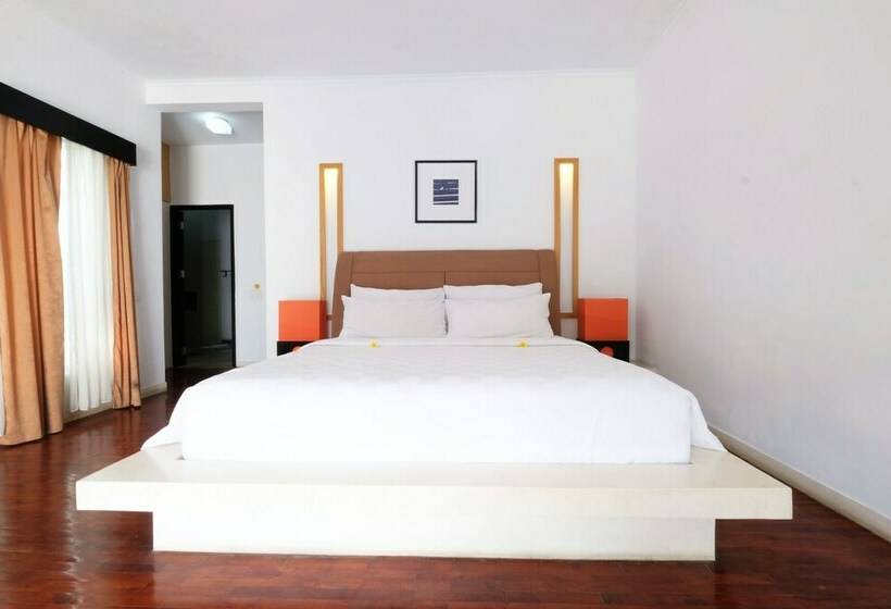 Вилла с 1 спальней и бассейном, The Seminyak Suite  Private Villa