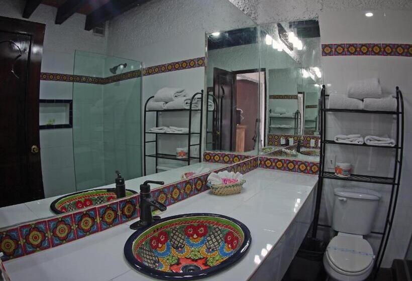 סוויטת סופריור נוף לים, Las Rocas Resort And Spa