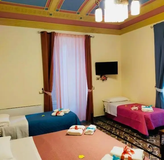 Deluxe Kolmen Hengen Huone, Domus Aurea