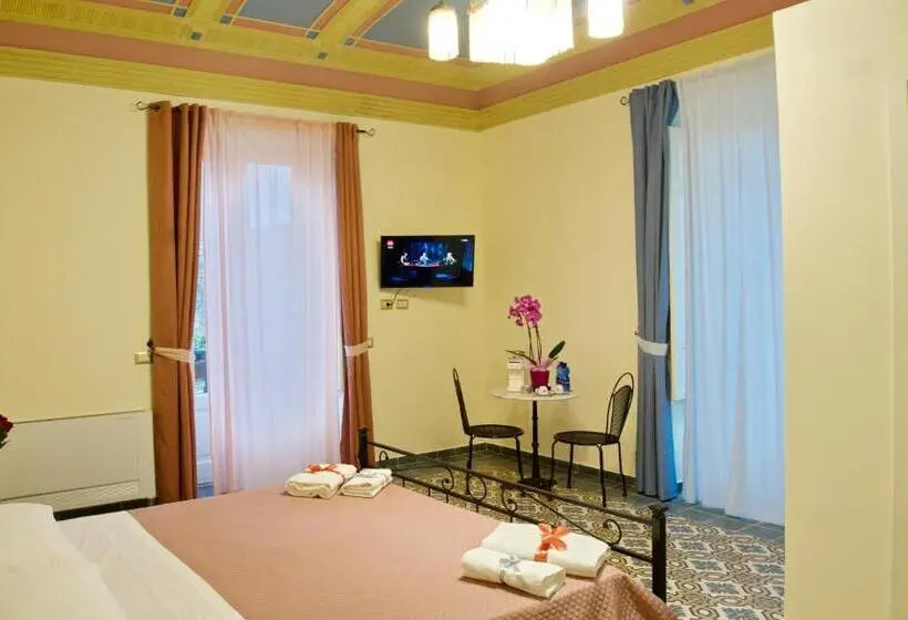 Deluxe Kolmen Hengen Huone, Domus Aurea
