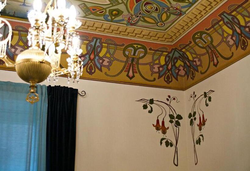 اتاق لوکس با تخت بزرگ, Domus Aurea