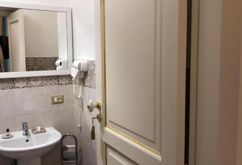 חדר סטנדרט יחיד, Domus Aurea