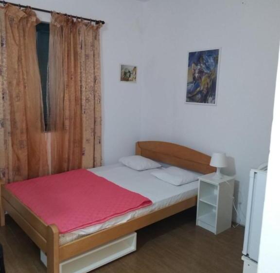 اتاق استاندارد, Studios Annie