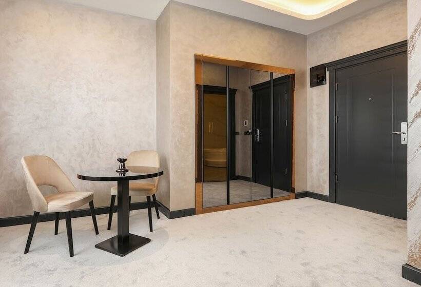 جناح, Aileena Hotel & Villas