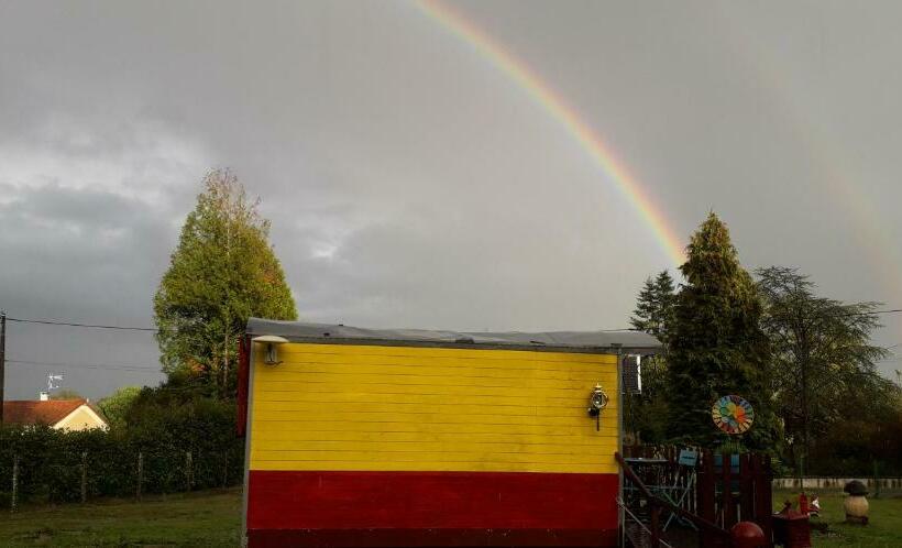 غرفة قياسية, La Roulotte Des Trois Arbres