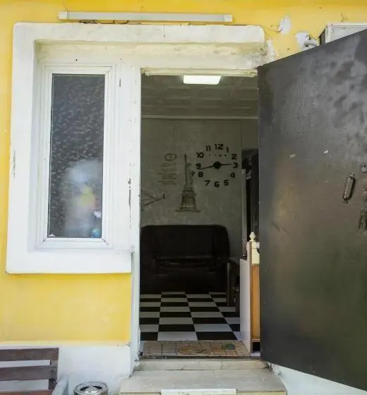 اتاق لوکس با بالکن, Hostel California