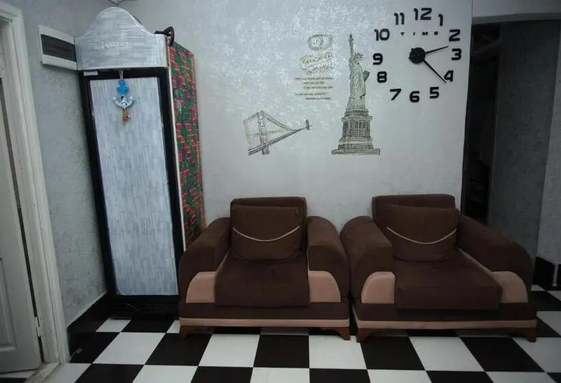 اتاق خانوادگی, Hostel California