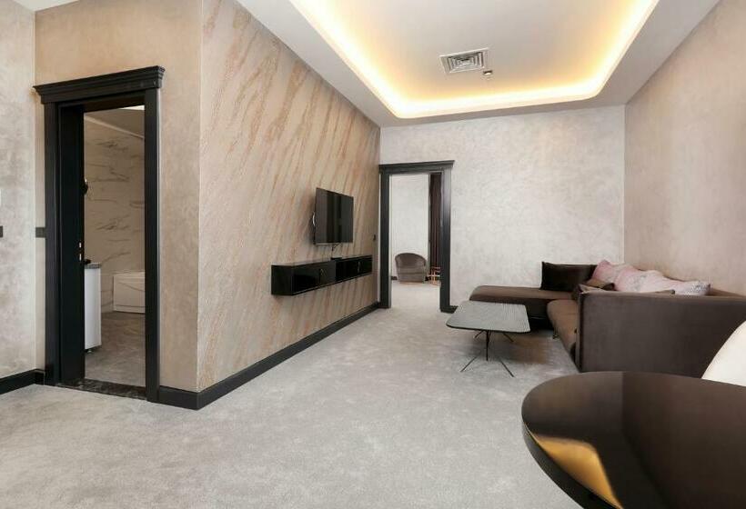 جناح, Aileena Hotel & Villas