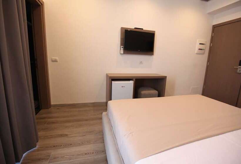 חדר סטנדרט לארבעה, Mare 2