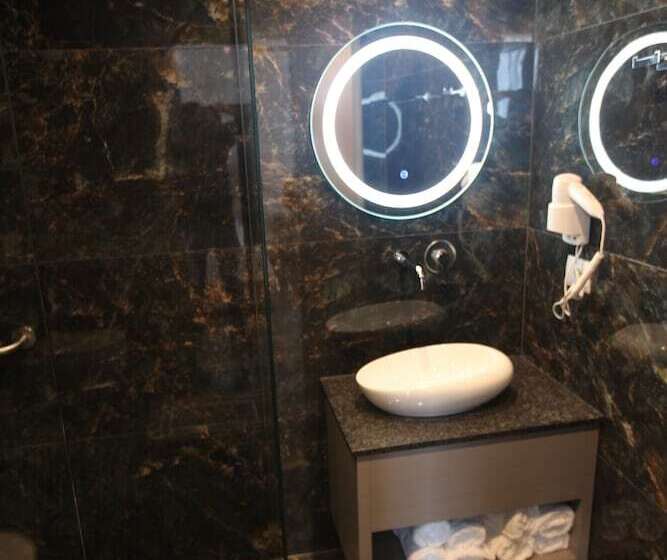 חדר סטנדרט לארבעה, Mare 2