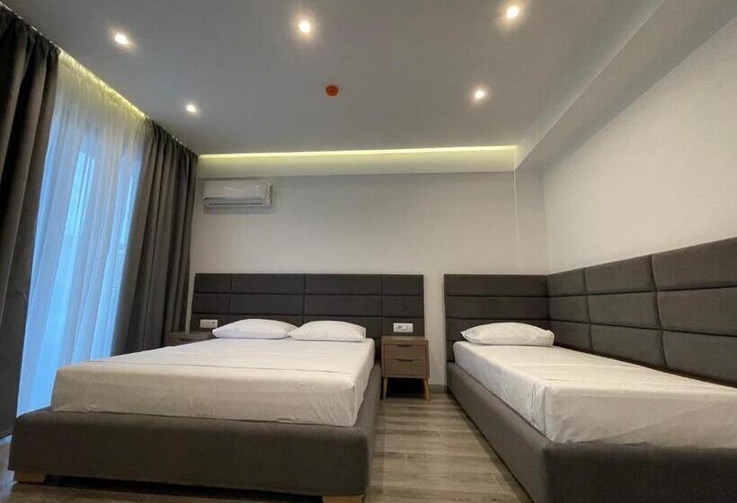 חדר סטנדרט לשלושה, Mare 2