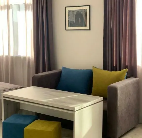 سوییت جونیور با بالکن, Menua By Horizon Hotels, Yerevan