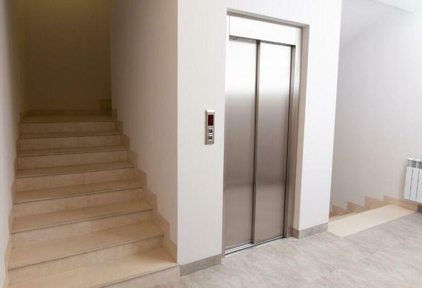 주니어 스위트 발코니, Menua