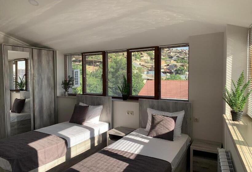 디럭스 룸, Menua