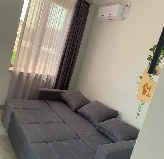 디럭스 스위트, Menua